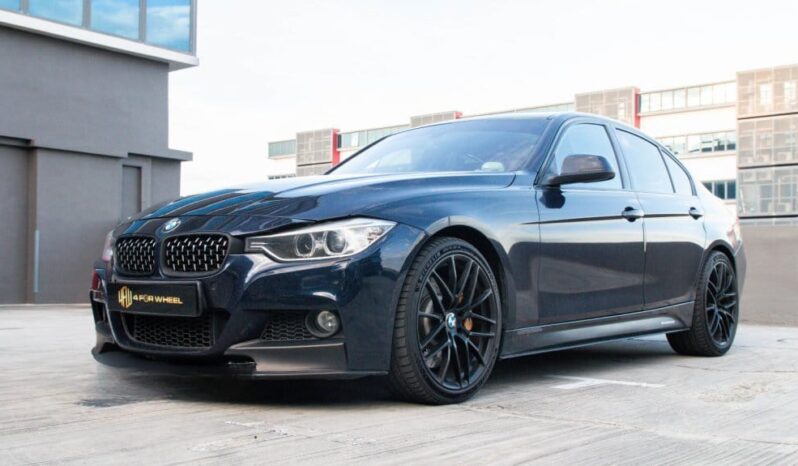 BMW 3 Series 320i full
