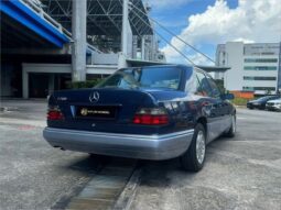 Mercedes-Benz 200E full