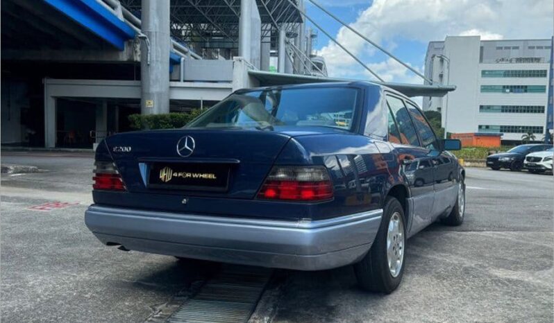 Mercedes-Benz 200E full