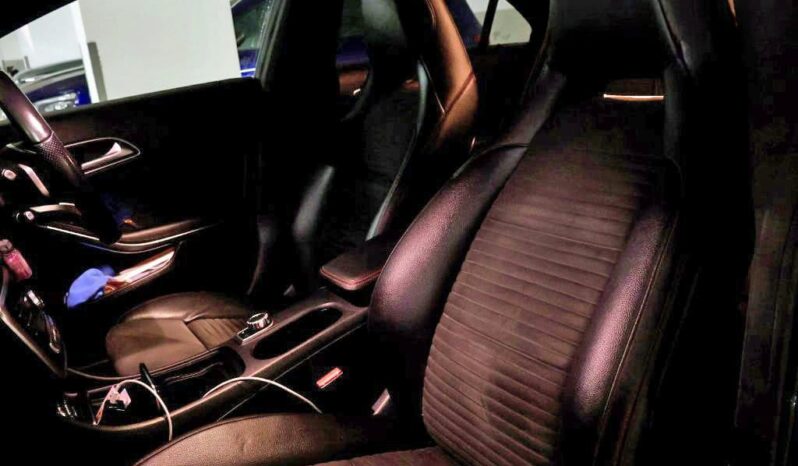 Mercedes-Benz CLA-Class CLA180 AMG Line full