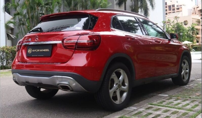 Mercedes-Benz GLA-Class GLA180 Urban Edition full