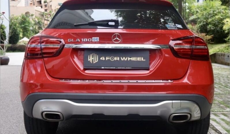 Mercedes-Benz GLA-Class GLA180 Urban Edition full