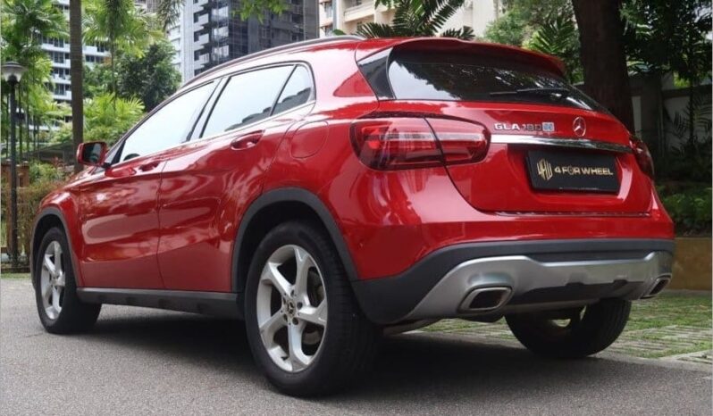 Mercedes-Benz GLA-Class GLA180 Urban Edition full