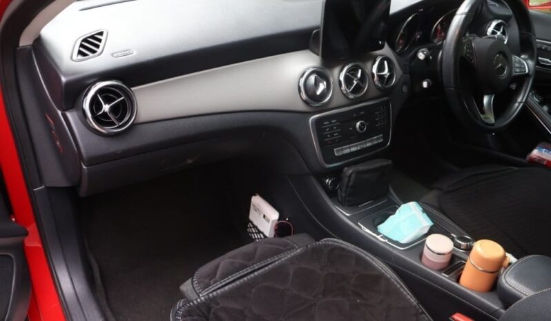 Mercedes-Benz GLA-Class GLA180 Urban Edition full