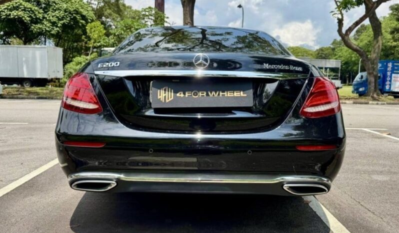 Mercedes-Benz E-Class E200 Avantgarde full