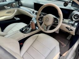 Mercedes-Benz E-Class E200 Avantgarde full
