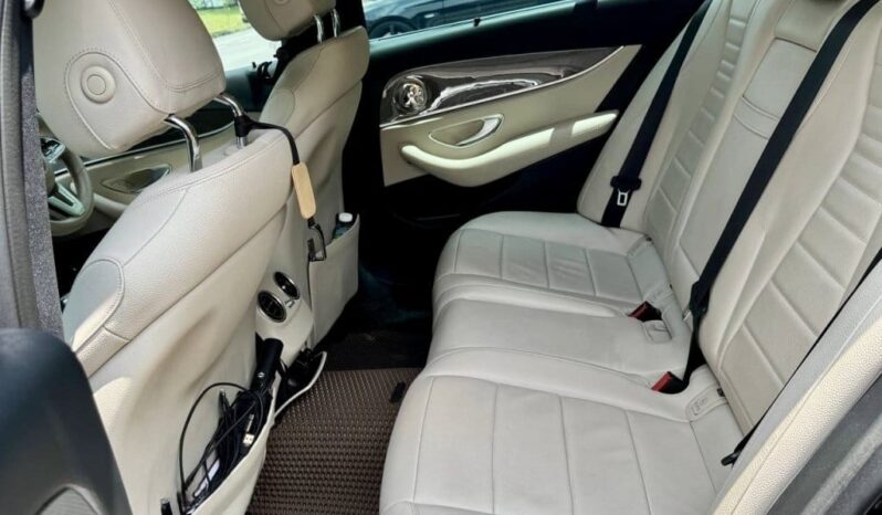 Mercedes-Benz E-Class E200 Avantgarde full