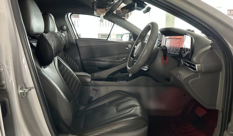 Hyundai Avante 1.6A S full