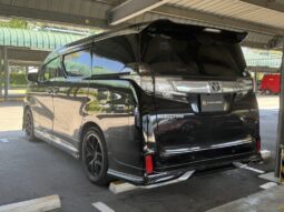 Toyota Vellfire 2.5A Z full