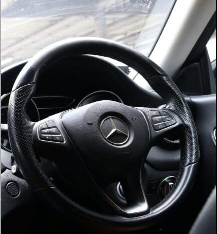 Mercedes-Benz CLA-Class CLA180 AMG Line full