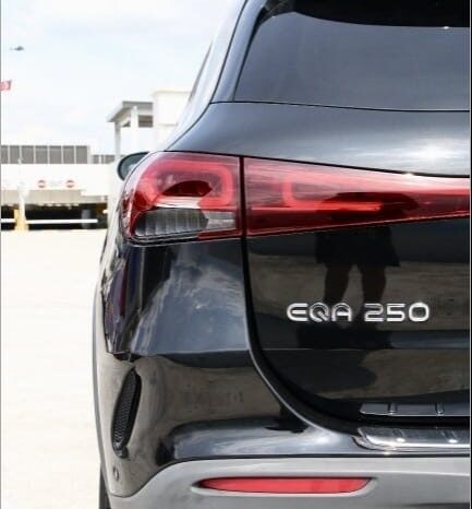 Mercedes-Benz EQA Electric EQA250 AMG Line full