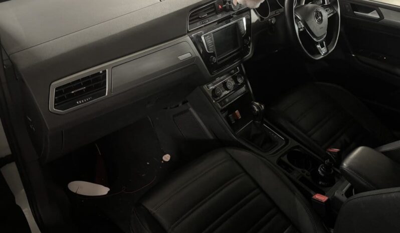 Volkswagen Touran 1.4A TSI Comfortline Sunroof full