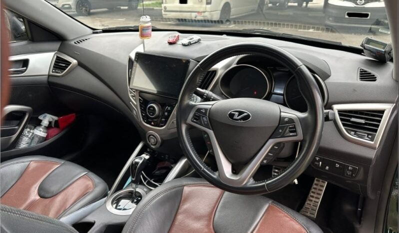 Hyundai Veloster 1.6A full