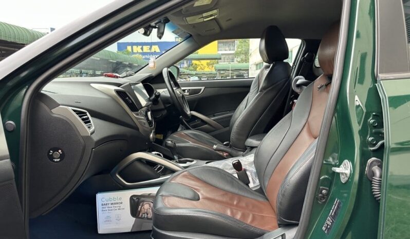 Hyundai Veloster 1.6A full