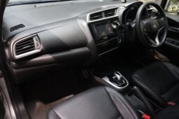 Honda Fit Hybrid 1.5A full